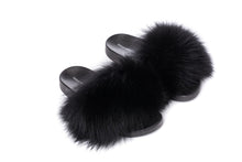 Load image into Gallery viewer, Fur Slippers, black / Šlepetės su lapės kailiu, juoda
