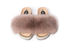 Load image into Gallery viewer, Fox Fur Slippers, beige / Šlepetės su lapės kailiu, smėlio
