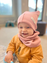 Load image into Gallery viewer, Kids snood scarf for spring, fall - Ash rose // Vaikiškas šalikas pavasariui, rudeniui - Uosinė rožė
