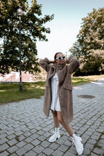 Load image into Gallery viewer, Teddy coat in camel colour size L
