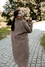 Load image into Gallery viewer, Teddy coat in camel colour size L
