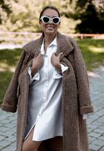 Load image into Gallery viewer, Teddy coat in camel colour size L
