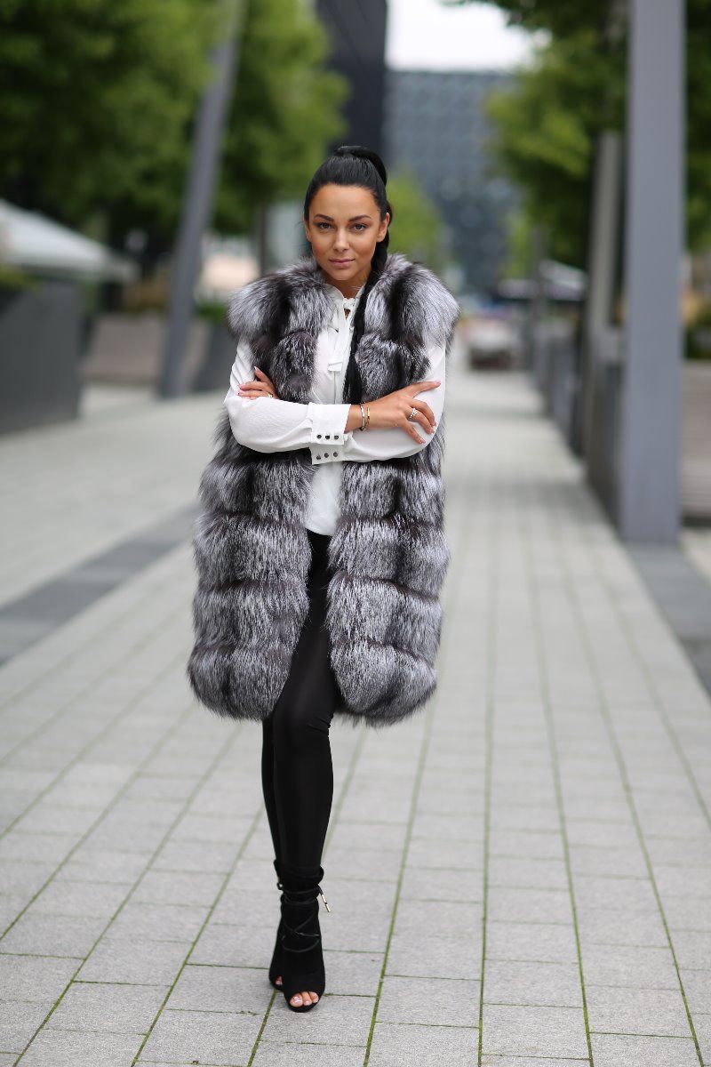 Long vest of black silver fox fur / Ilga juodsidabrės lapės kailio liemenė menė