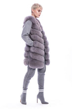 Load image into Gallery viewer, Long vest of grey fox fur / Ilgas Vilnonis Paltas
