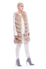 Load image into Gallery viewer, Long vest of beige fox fur / Ilga, smelio spalvos lapės kailio liemenė
