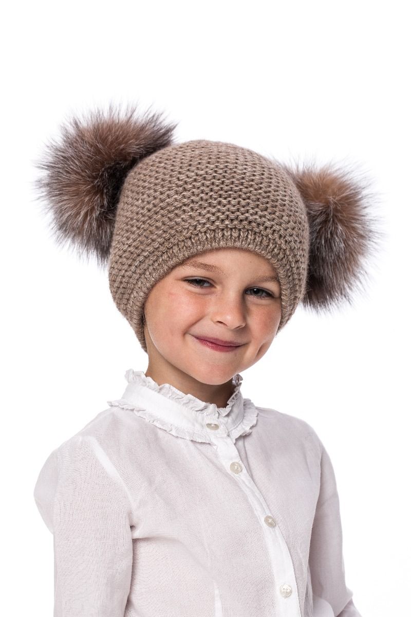 Knitted brown wool hat with raccoon fur pompoms // Megzta rudos spalvos vilnonė kepurė su natūralaus meškėno kailio pomponais