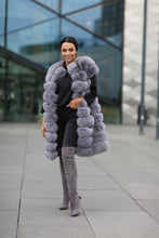 Load image into Gallery viewer, Long vest of grey fox fur / Ilgas Vilnonis Paltas
